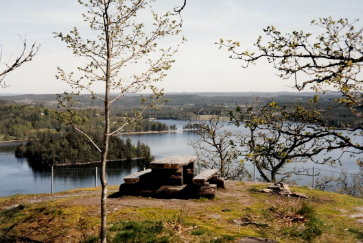 Biketommy - Stora Hålsjön, Liagården, east of Hyssna 1998